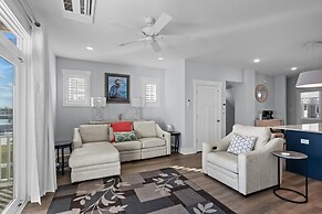 South Breeze 3 Bedroom Townhouse by RedAwning