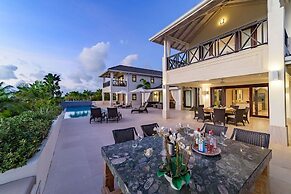 Infinity House by Blue Sky Luxury