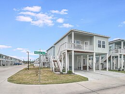 Pelican Reef Or104 3 Bedroom Home by RedAwning