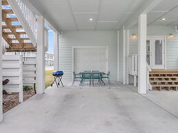 Pelican Reef Or104 3 Bedroom Home by RedAwning