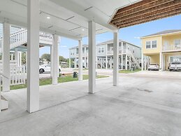 Pelican Reef Or104 3 Bedroom Home by RedAwning