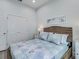 Pelican Reef Or104 3 Bedroom Home by RedAwning