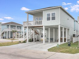 Pelican Reef Or104 3 Bedroom Home by RedAwning