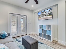 Pelican Reef Or104 3 Bedroom Home by RedAwning