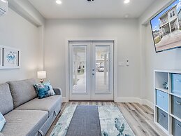 Pelican Reef Or104 3 Bedroom Home by RedAwning