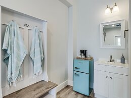 Pelican Reef Or104 3 Bedroom Home by RedAwning