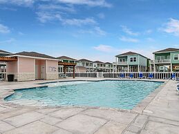 Pelican Reef Or104 3 Bedroom Home by RedAwning