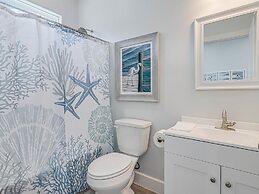 Pelican Reef Or104 3 Bedroom Home by RedAwning