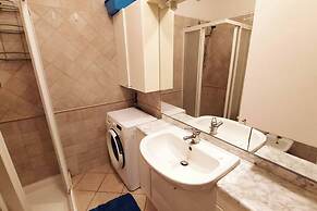 Apartment Near The Metro