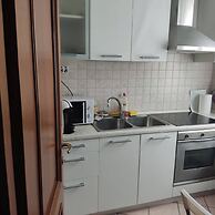 Apartment Near The Metro