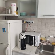 Apartment Near The Metro