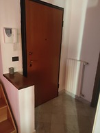 Apartment Near The Metro