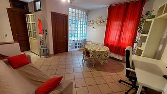 Apartment Near The Metro