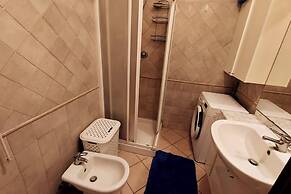 Apartment Near The Metro