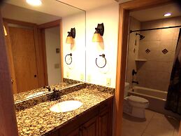 Chateau DuMont Oversized 2 Bed 2 Ba CDMR