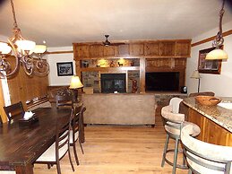 Chateau DuMont Oversized 2 Bed 2 Ba CDMR