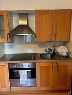 2 Bedrooms, 2 Baths House With a Living Room & an Upstairs Reception r