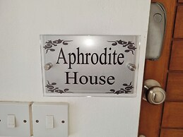 Cyprus-2 Beds Ensuite, Pool, Patios, Wifi, Parking