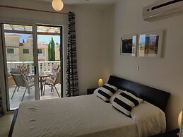 Cyprus-2 Beds Ensuite, Pool, Patios, Wifi, Parking