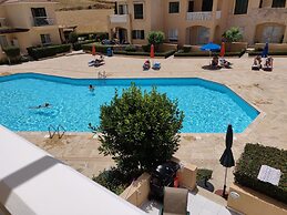 Cyprus-2 Beds Ensuite, Pool, Patios, Wifi, Parking