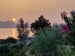 Cyprus-2 Beds Ensuite, Pool, Patios, Wifi, Parking