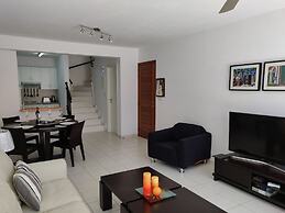 Cyprus-2 Beds Ensuite, Pool, Patios, Wifi, Parking