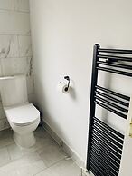 Inviting 4-bed House in Leeds