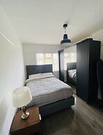 Inviting 4-bed House in Leeds