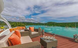 Mount Hartman Bay Estate Private Resort