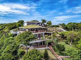 Mount Hartman Bay Estate Private Resort