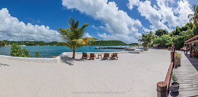 Mount Hartman Bay Estate Private Resort