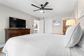 Ocean Breeze East 803