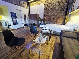 Mola Studio By Paradox
