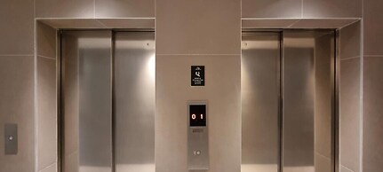 Matmon Cohen Quartz in Tel Aviv-yafo