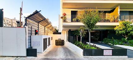 Matmon Cohen Quartz in Tel Aviv-yafo