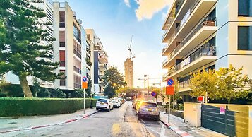 Matmon Cohen Quartz in Tel Aviv-yafo