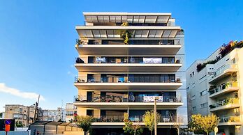 Matmon Cohen Quartz in Tel Aviv-yafo