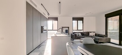 Matmon Cohen Quartz in Tel Aviv-yafo