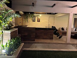 BLACK TREE HOTEL BOUTIQUE