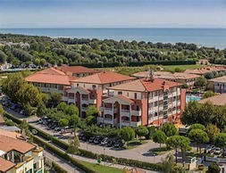 Nice Apartment in Caorle With Balcony