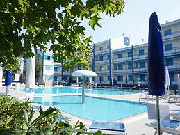 Nice Apartment in Caorle With Balcony
