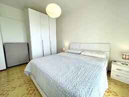 Cosy Apartment With Shared Pool