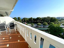 Cosy Apartment With Shared Pool