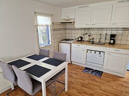 Cosy Chalet With Garden