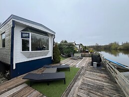 Cosy Chalet With Garden