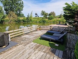 Cosy Chalet With Garden