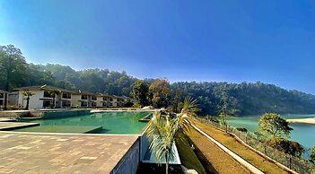Regenta Resort & Spa By Riverside, Chitwan