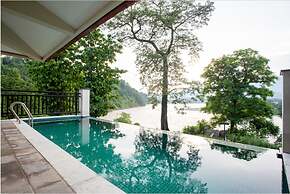 Regenta Resort & Spa By Riverside, Chitwan