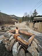 Taktsangri-La