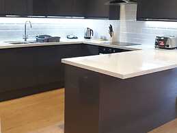 Cityscape Two Bedroom Apartment Ipswich